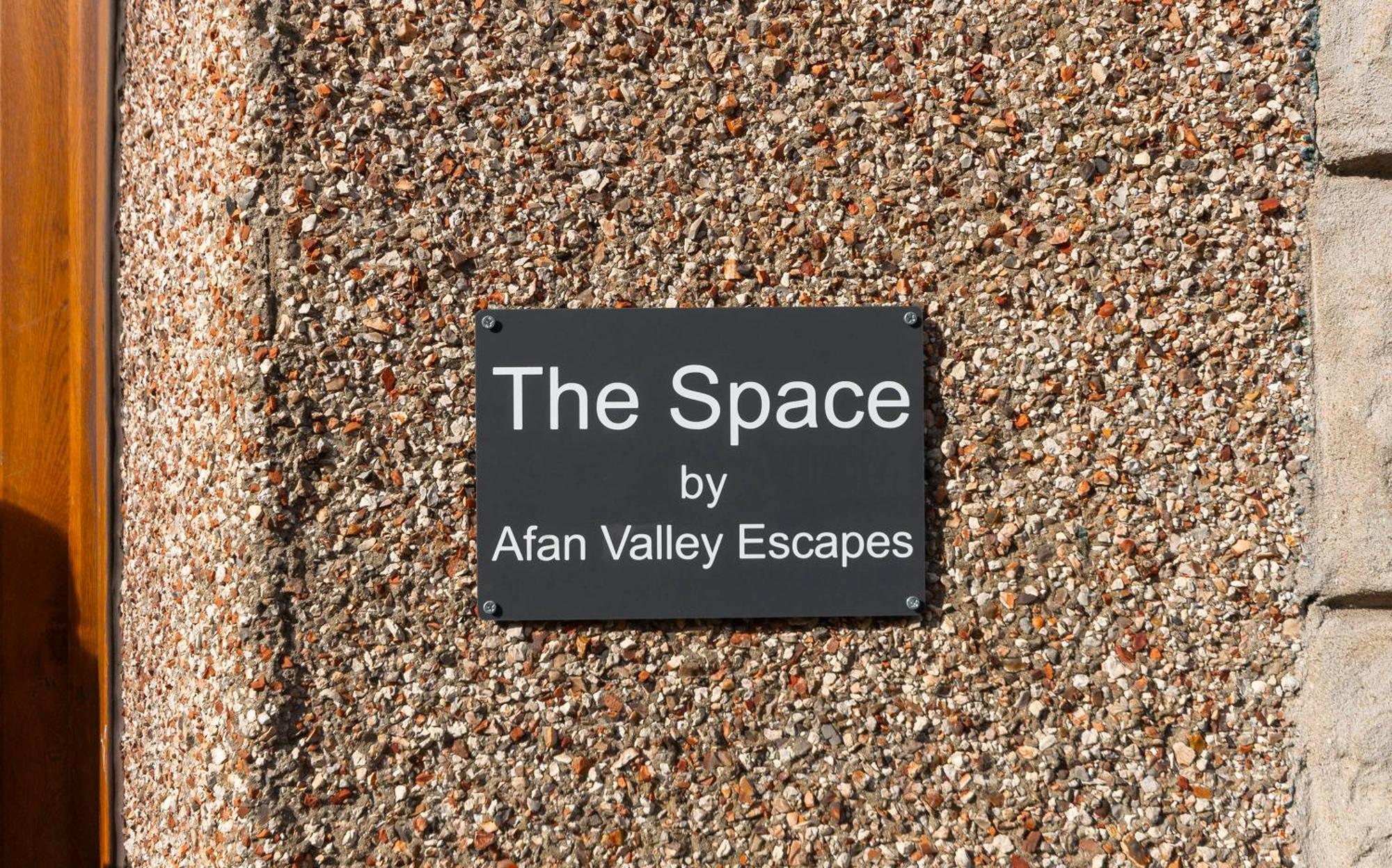The Space Large House In Afan Forest Bike Park By Staystaycations Порт-Толбот Экстерьер фото